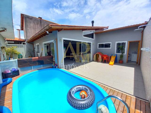 #1944 - Casa para Venda em São José - SC - 1