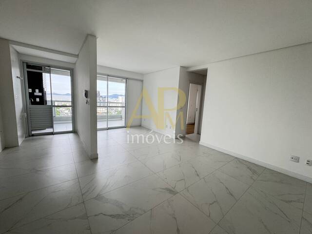 #271 - Apartamento para Venda em Florianópolis - SC