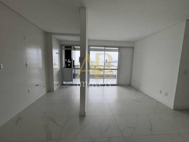 #271 - Apartamento para Venda em Florianópolis - SC