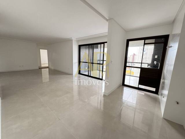 Apartamento para Venda em Florianópolis - 2