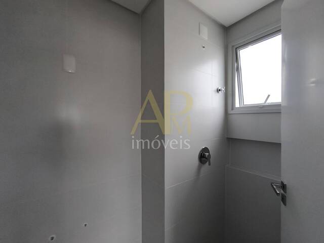 #661 - Apartamento para Venda em São José - SC