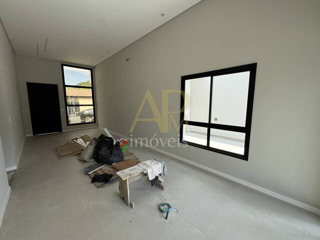 Casa para Venda em São José - 4