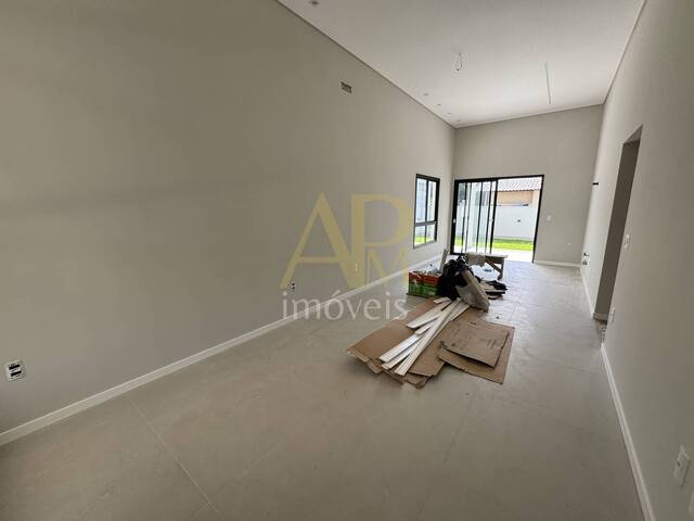 Casa para Venda em São José - 5