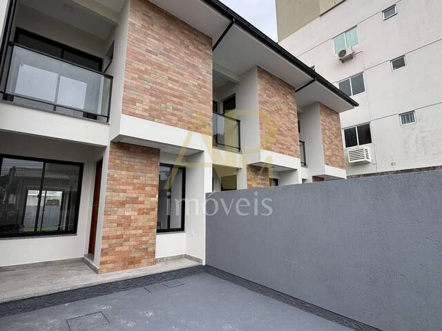 #2136 - Casa para Venda em São José - SC - 2